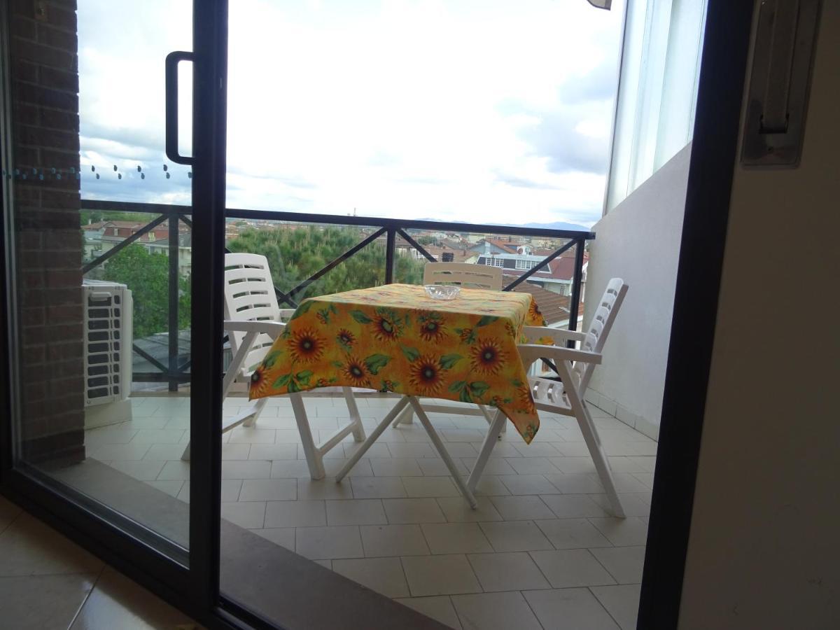 W Le Vacanze Rimini Kültér fotó